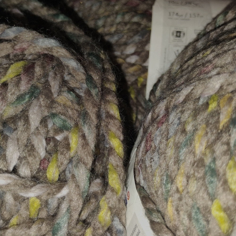 Lion Brand Wool-Ease® Thick & Quick Urban Camouflage Yarn - 30 oz total NEW - Picture 7 of 10